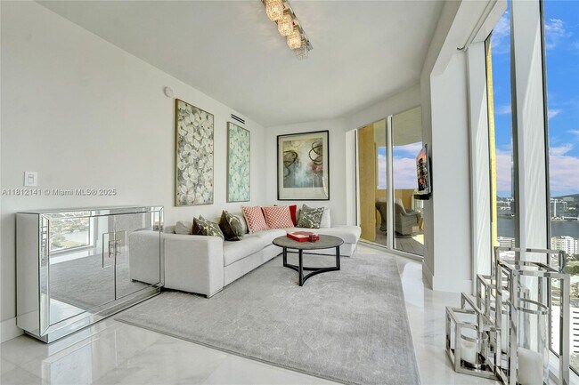 Building Photo - 17875 Collins Ave