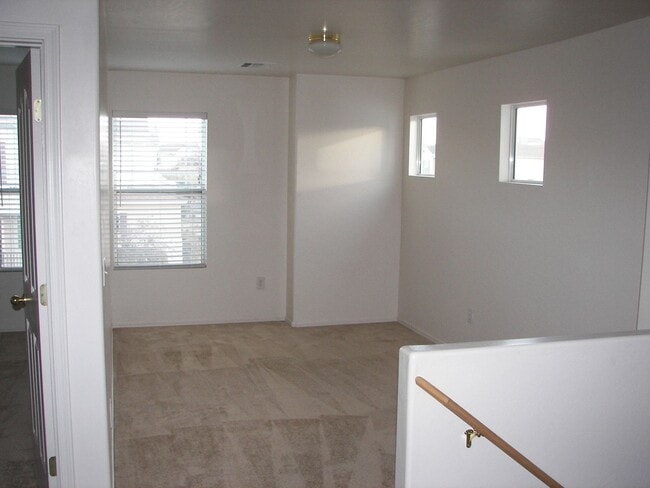 Building Photo - Beautiful Home in The Gardens