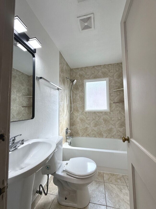Building Photo - Charming 2BD 1BA Home in Norman, OK!!!