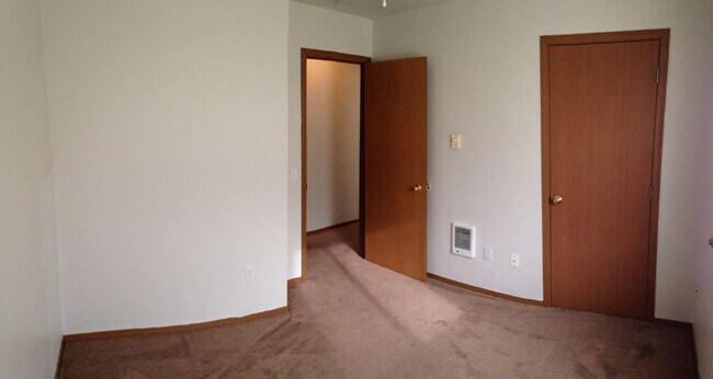 Building Photo - 906 Juniper Ave