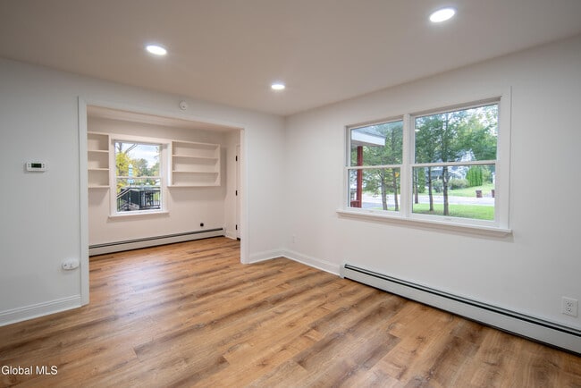 Building Photo - 644 Delaware Ave