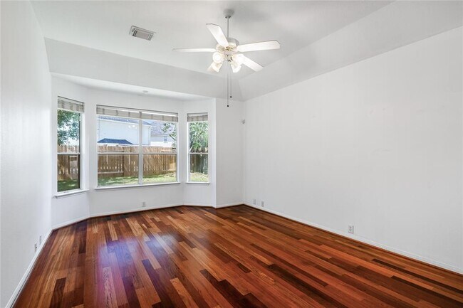 Building Photo - 9801 Sunnycoast Ln