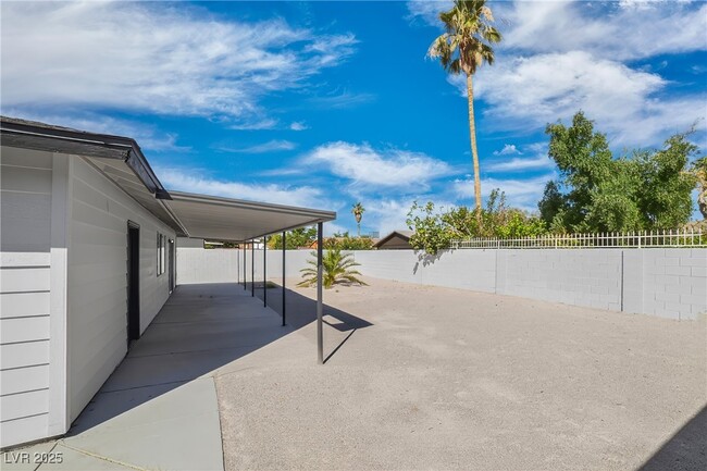 Building Photo - 5111 Orinda Ave