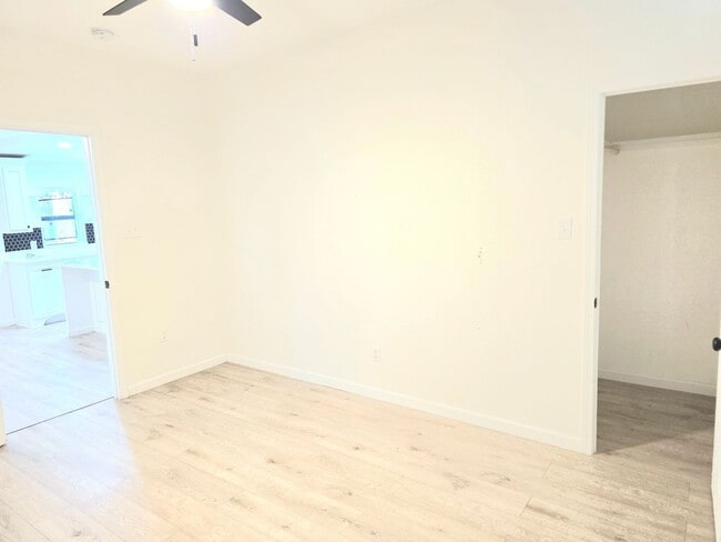 Building Photo - 1308 N 6th St
