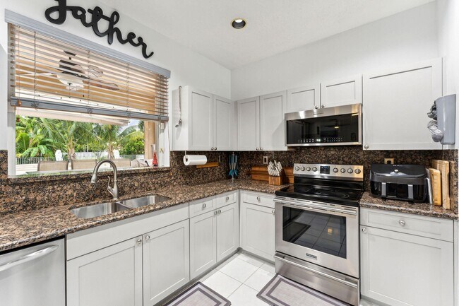 Building Photo - 7349 Oakboro Dr