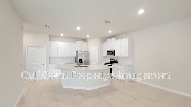 Building Photo - 590 157th Ct E