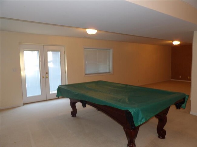 Building Photo - 10201 Hartwood Ct