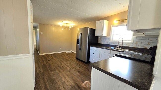 Building Photo - Updated 2BR / 1BA Single-Wide Home for Rent – Move-In Ready!