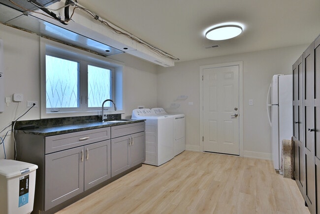 Building Photo - 263 Bobwhite Ln