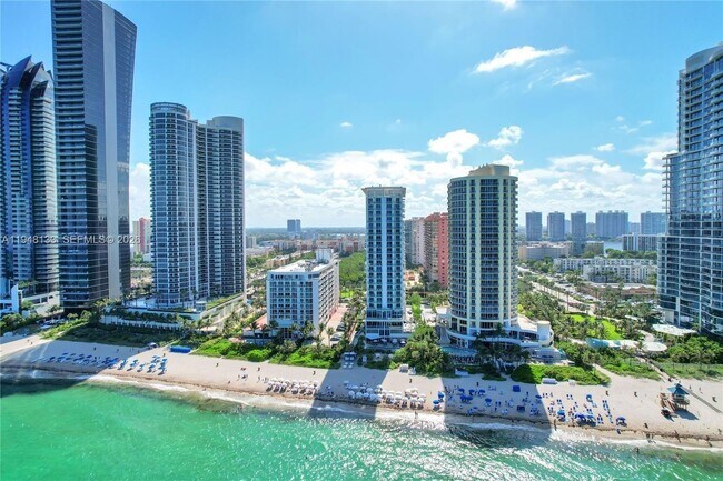 Building Photo - 17275 Collins Ave