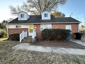 Building Photo - Well-Maintained 4-Bedroom in Haygood Area of Virginia Beach