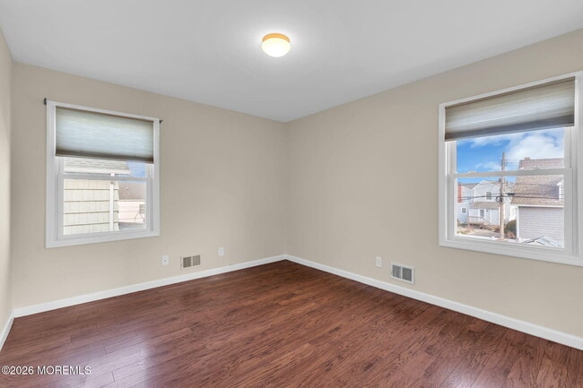 Building Photo - 404 9th Ave