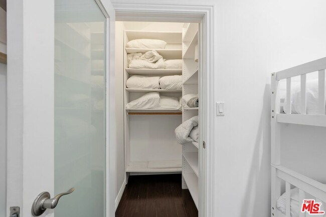 Building Photo - 13201 Bloomfield St