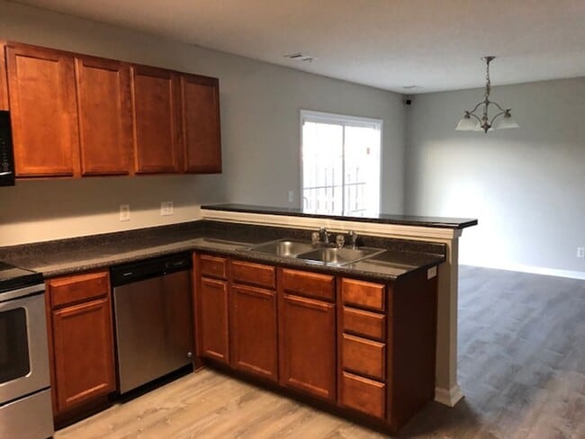 Building Photo - Nice home