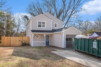 Building Photo - Renovated 3 Bedroom 2.5 Bath House