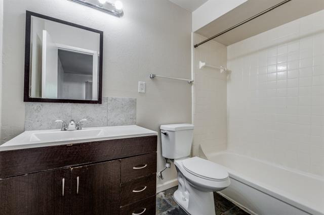 Building Photo - 4301 Hartford St