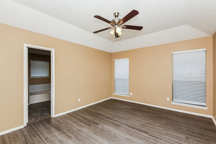 Building Photo - 829 Minuteman Dr