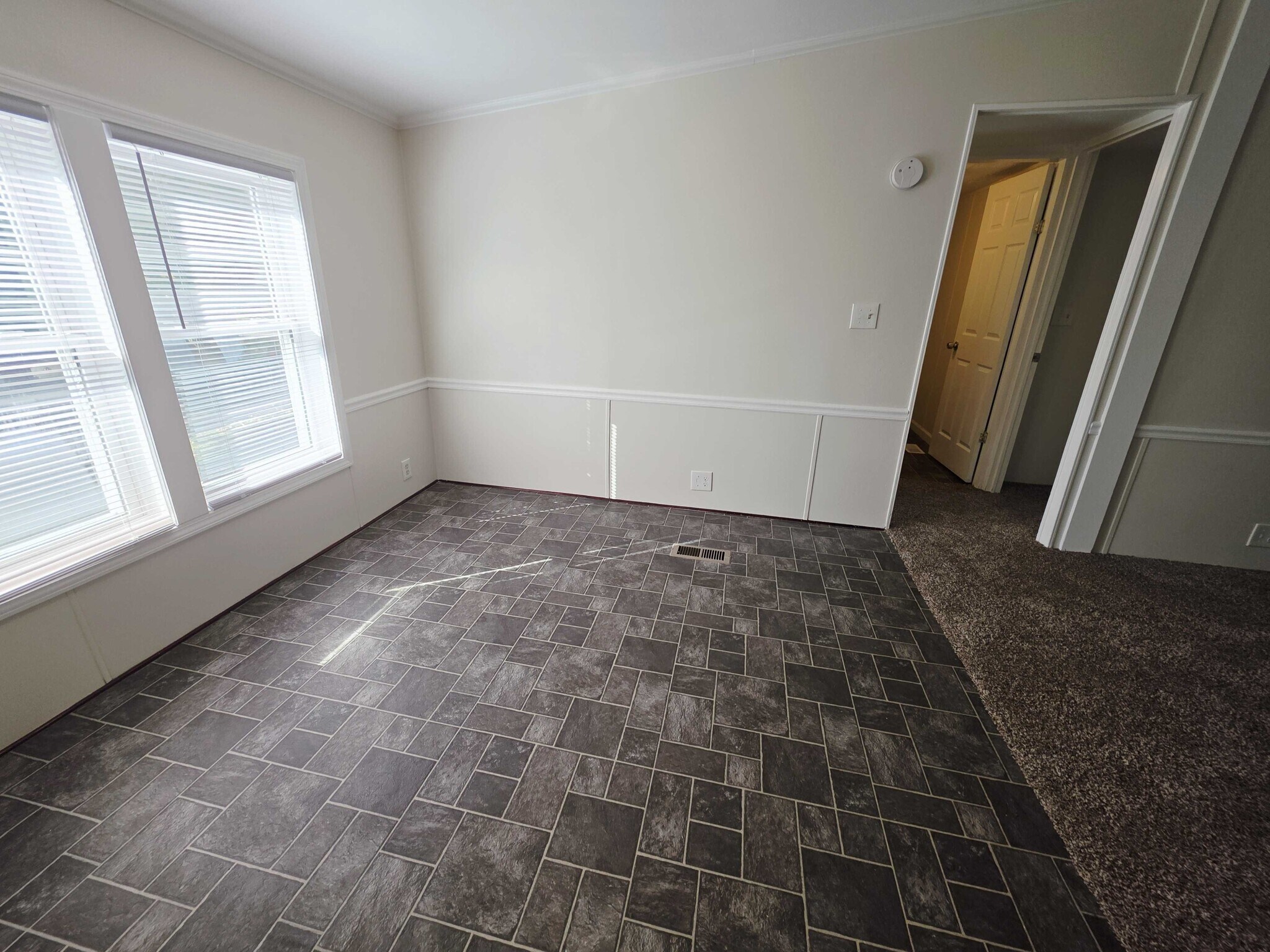 Building Photo - 3683 Pinoak St