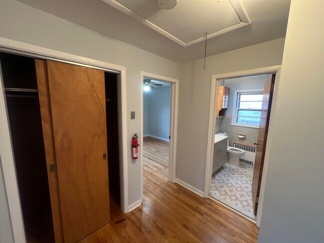 Building Photo - 697 Allwood Rd