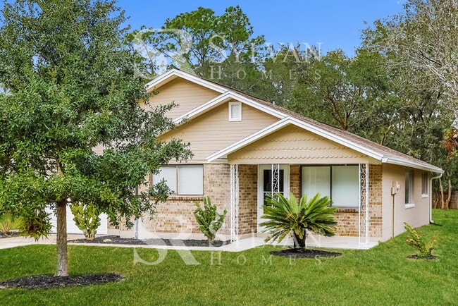 Building Photo - The living is easy in this 3 bedroom, 2 bathroom home!