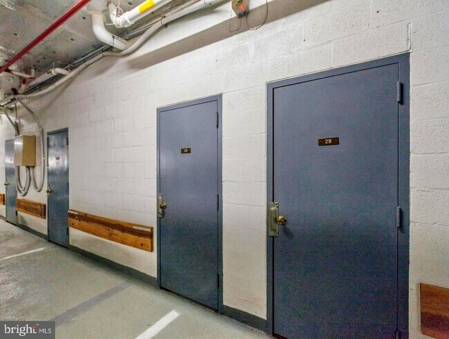 Building Photo - 2555 Pennsylvania Ave NW