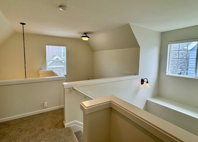 Building Photo - Desirable Poulsbo Place cottage...now avai...