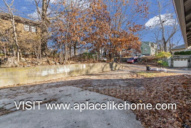 Building Photo - 1501 N 22nd St