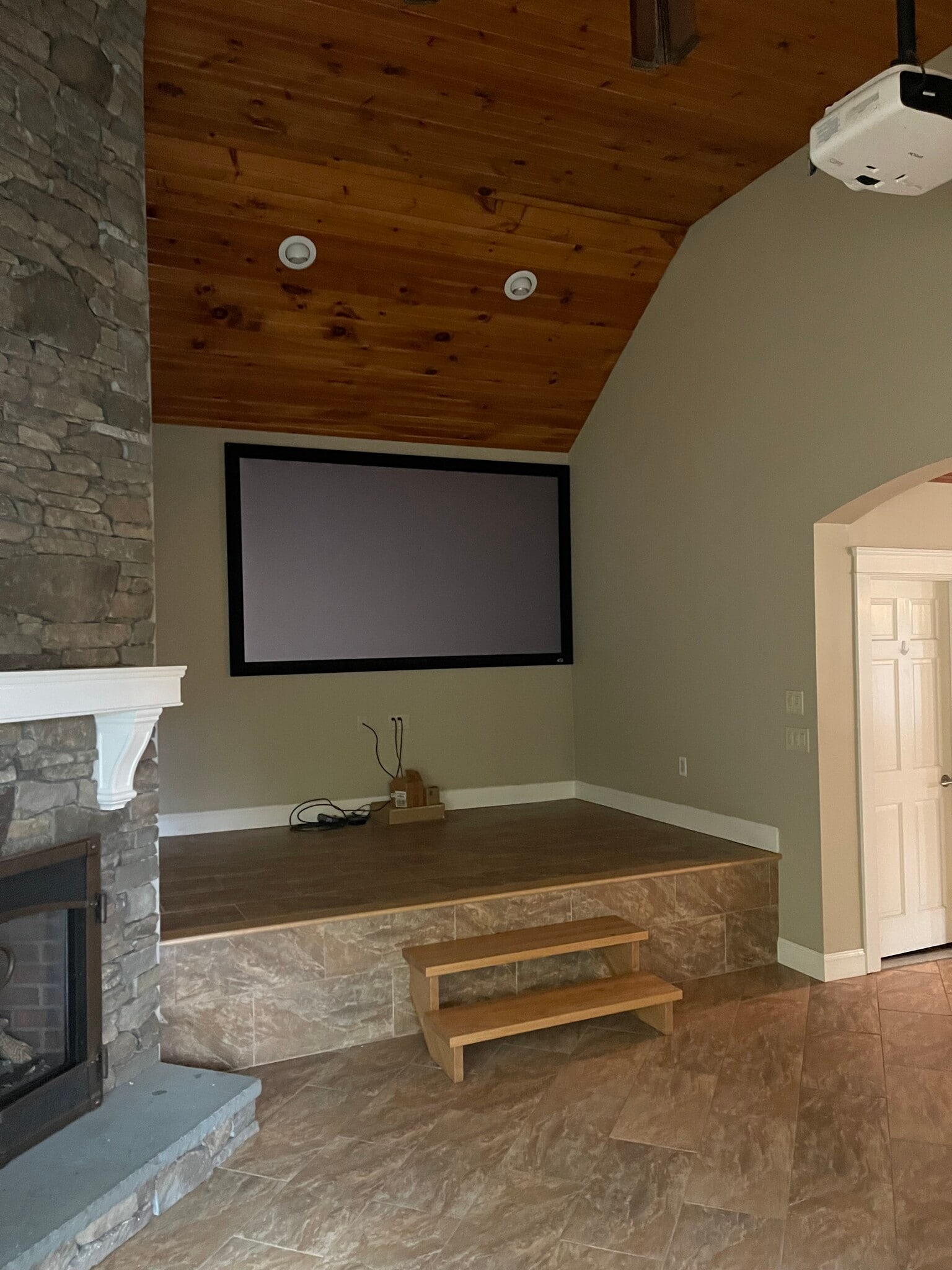 Building Photo - 378 W Main St