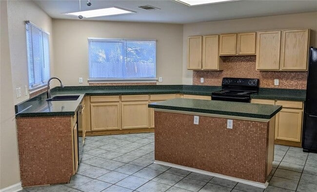 Building Photo - 1110 Jolie Ln