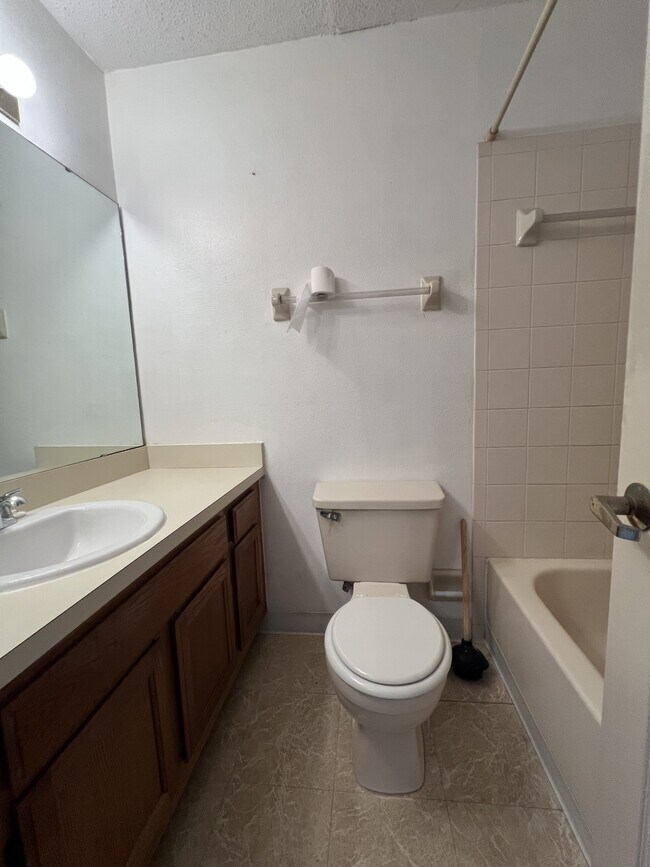 Building Photo - 3356 Fox Hunt Dr