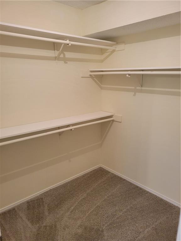 Building Photo - 2104 Huntingdon Chase