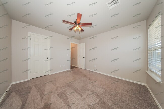 Building Photo - 2713 Crystal Pine Dr