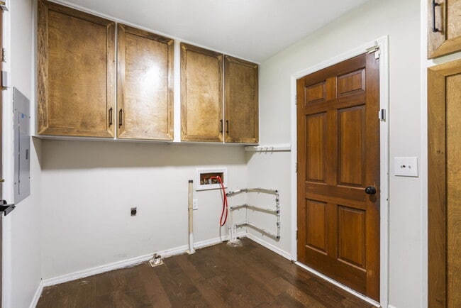 Building Photo - 4267 S Ridgecrest Dr