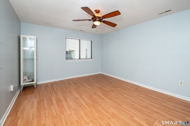 Building Photo - 42 Monticello Dr