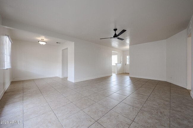 Building Photo - 2340 W Osborn Rd