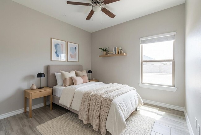Building Photo - 5601 Cuenca Dr