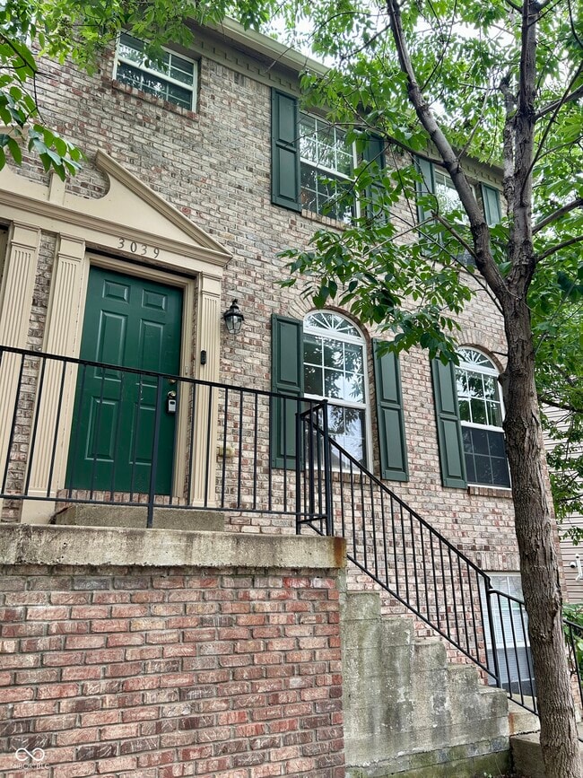 Building Photo - 3039 Armory Dr