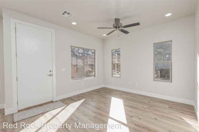 Building Photo - 3 br, 2.5 bath House - 2027 W 380 S