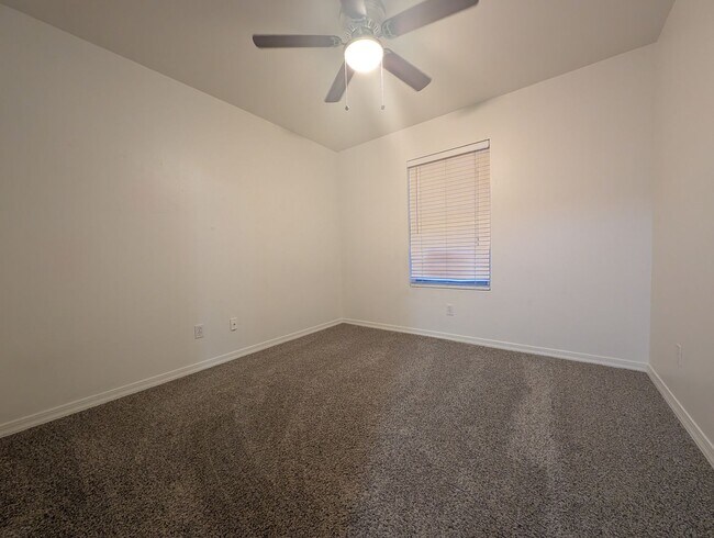 Building Photo - 4 Bedroom and 2.5 Bath Rental