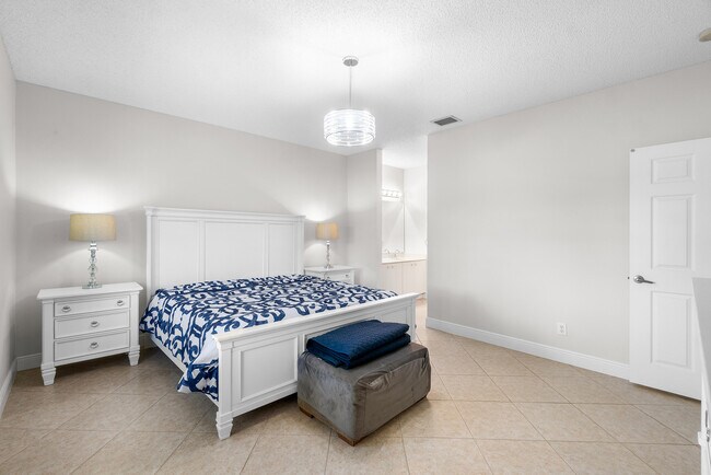 Building Photo - 2473 S Coral Trace Cir