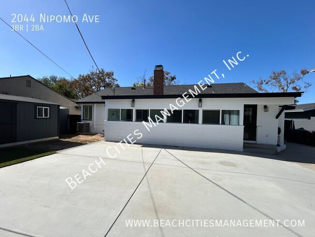 Building Photo - 2044 Nipomo Ave