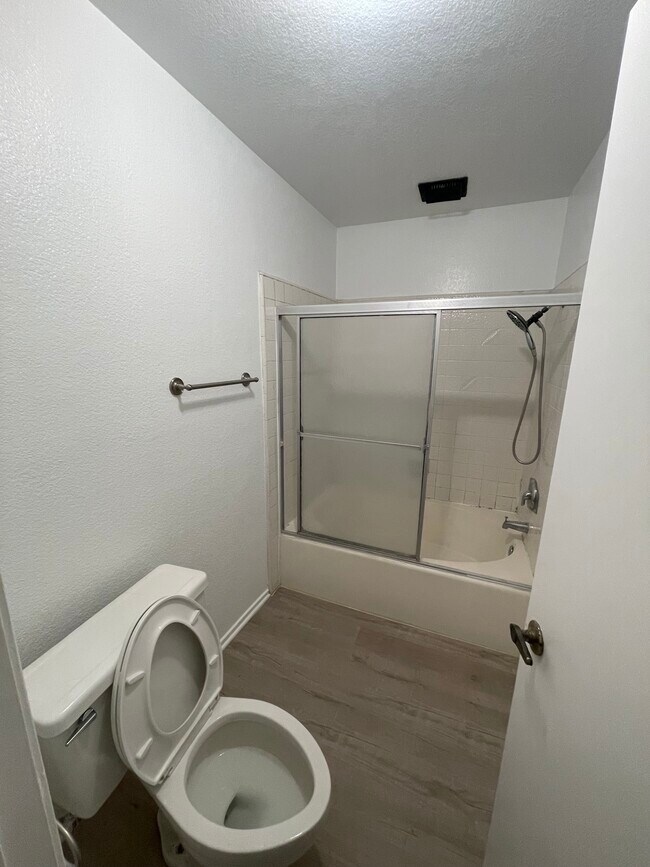 Master Bathroom - 21372 Brookhurst St