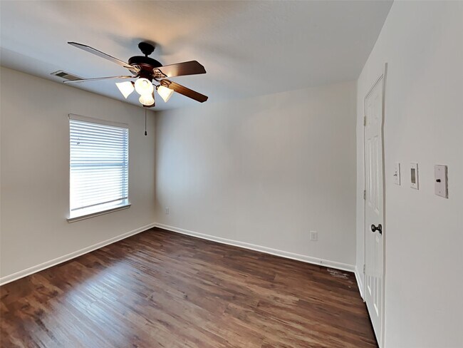 Building Photo - 2303 Cantabria Ln