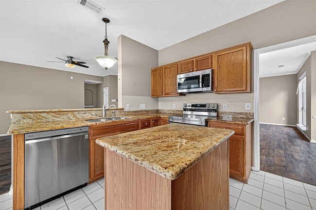 Building Photo - 2143 Mossy Trail Dr