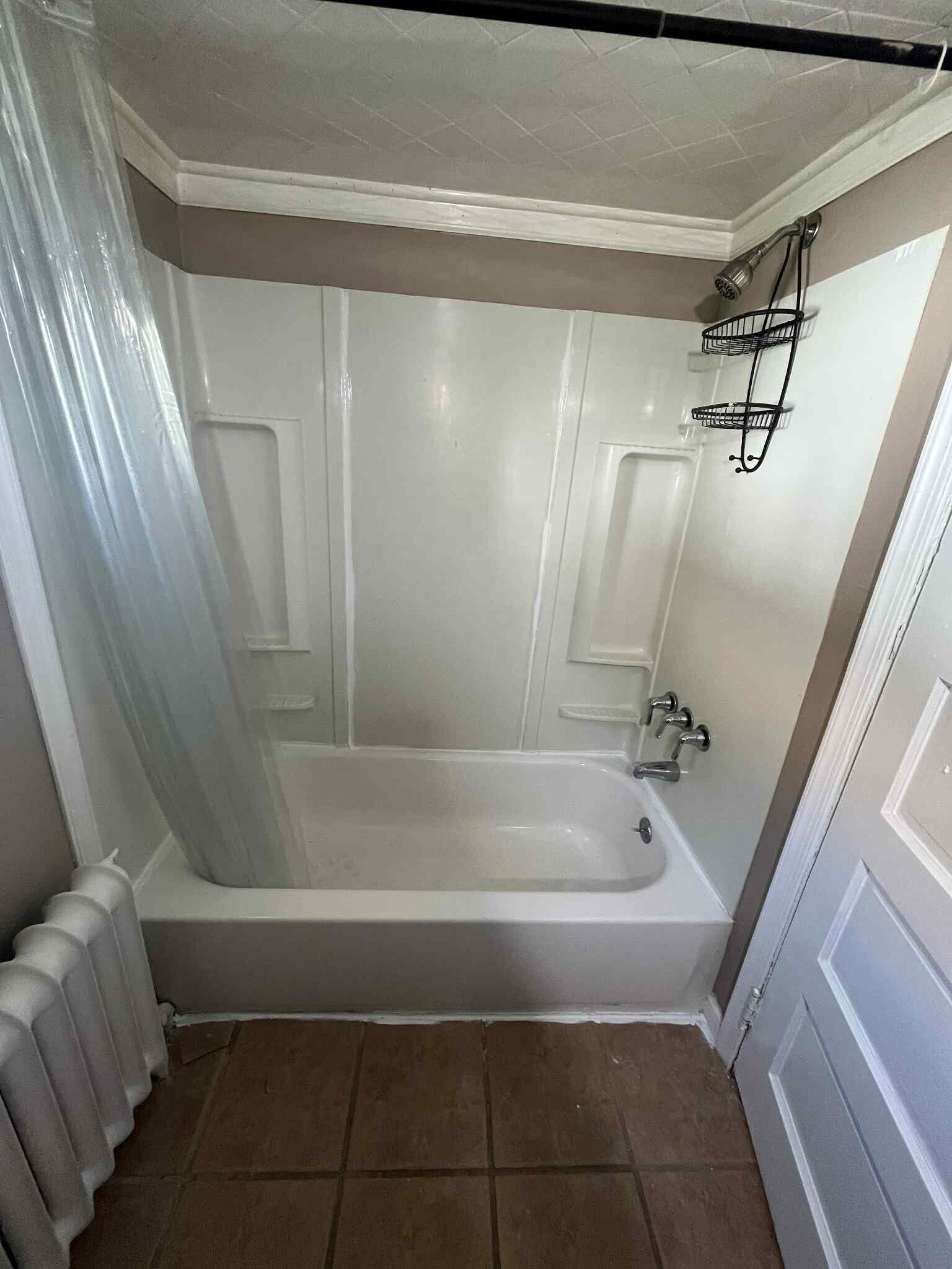 Bathtub ?? - 1368 High Ave