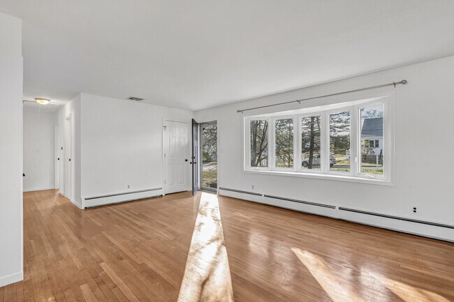 Building Photo - 4 Soundview Ave