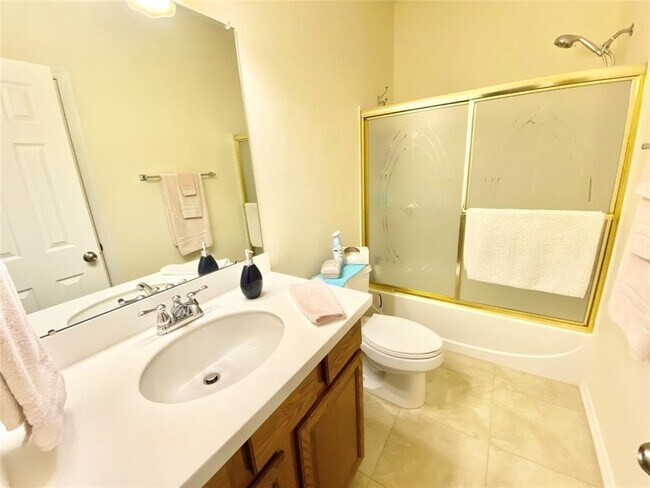 Building Photo - 17518 Stamford Oaks Dr