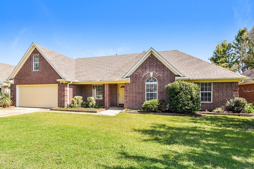 Building Photo - 6906 Greyhawk Cove N