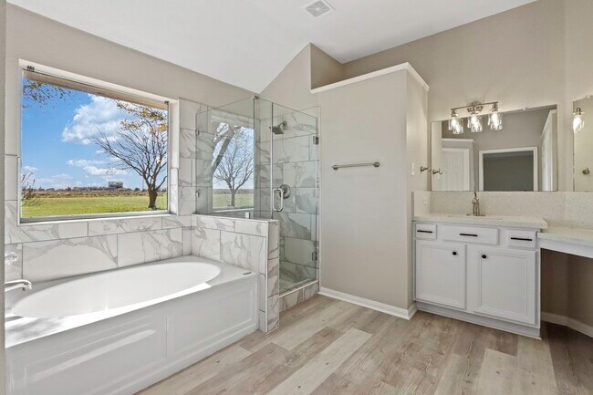 Building Photo - 2445 Woods Rd