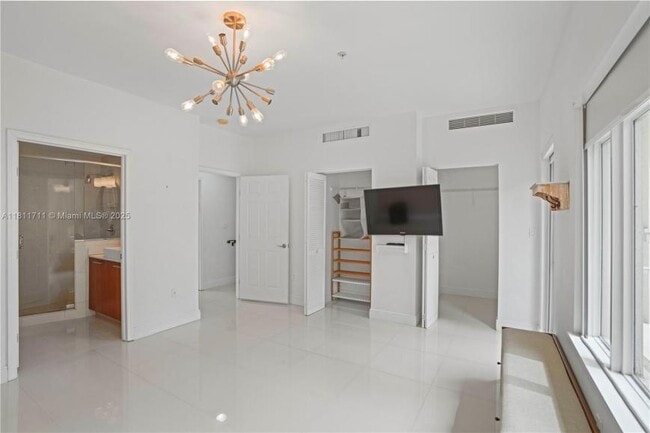 Building Photo - 2 bedroom in Aventura FL 33160